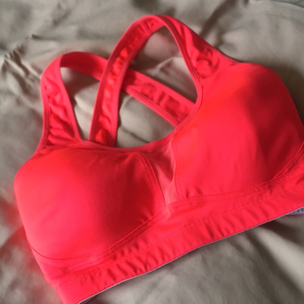 Saucony sports bra size 32DD